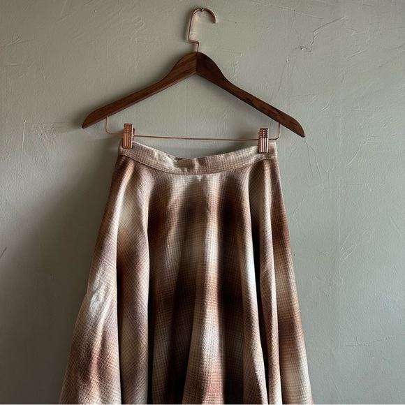 Vivian of Holloway plaid wool circle skirt - Picture 9 of 12